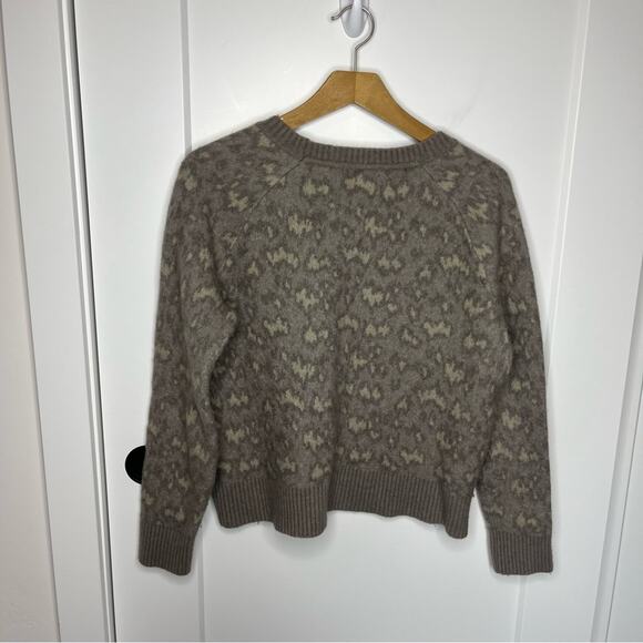 Athleta Hawthorn Animal Printed Beige Textured Crewneck Sweater Size Medium - Picture 6 of 6